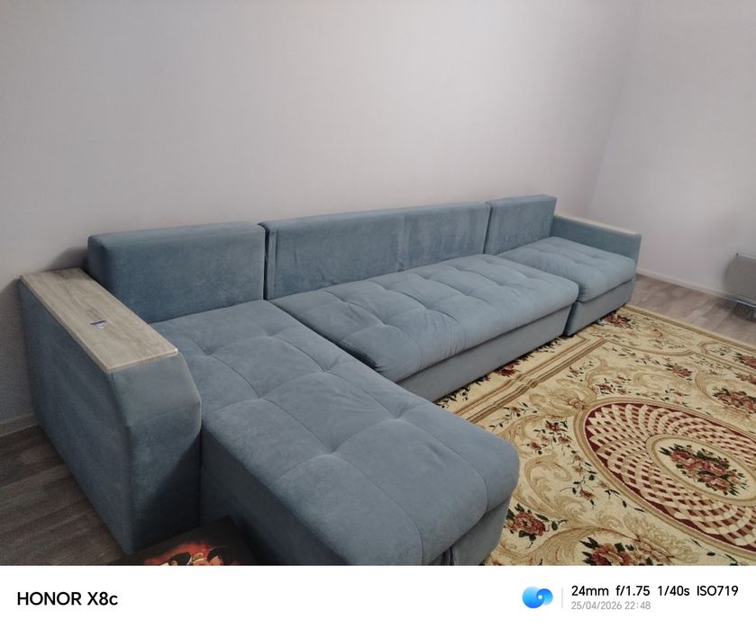 Диван синего цвета 4 метра