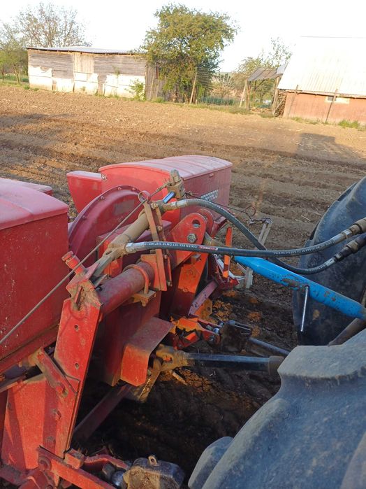 Vând semanatoare porumb gaspardo sp 510