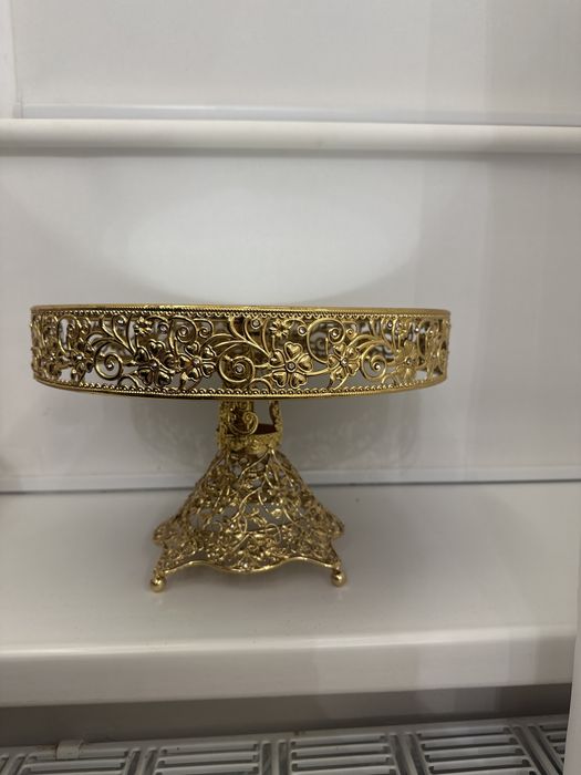 Тортница круглая