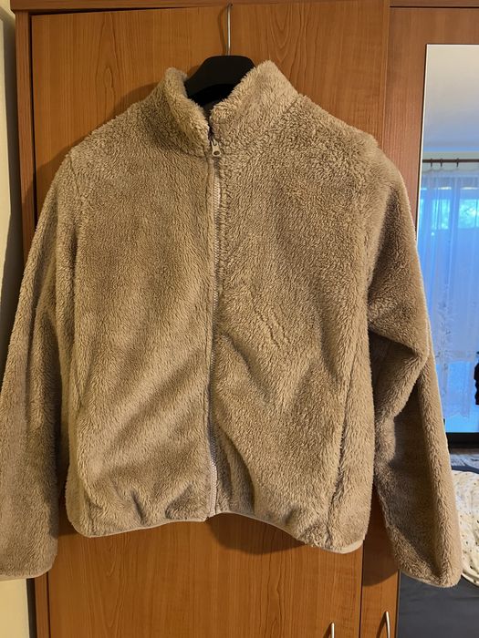 Пухкаво бежово яке
