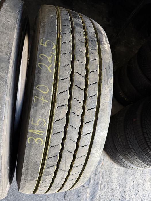 2 anvelope camion directie 315/70/22.5 , Continental , 11 mm !