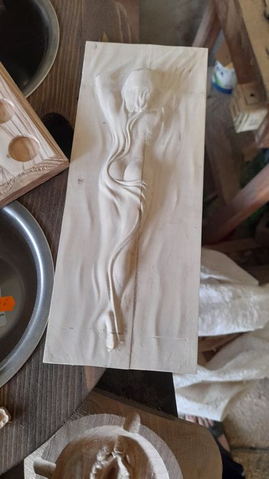 Декорация от масивна дървесина