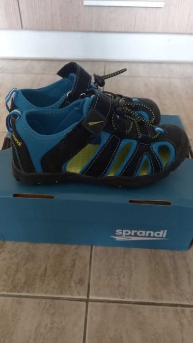 Детски сандали Sprandi. Номер 29 . Отлично състояние .