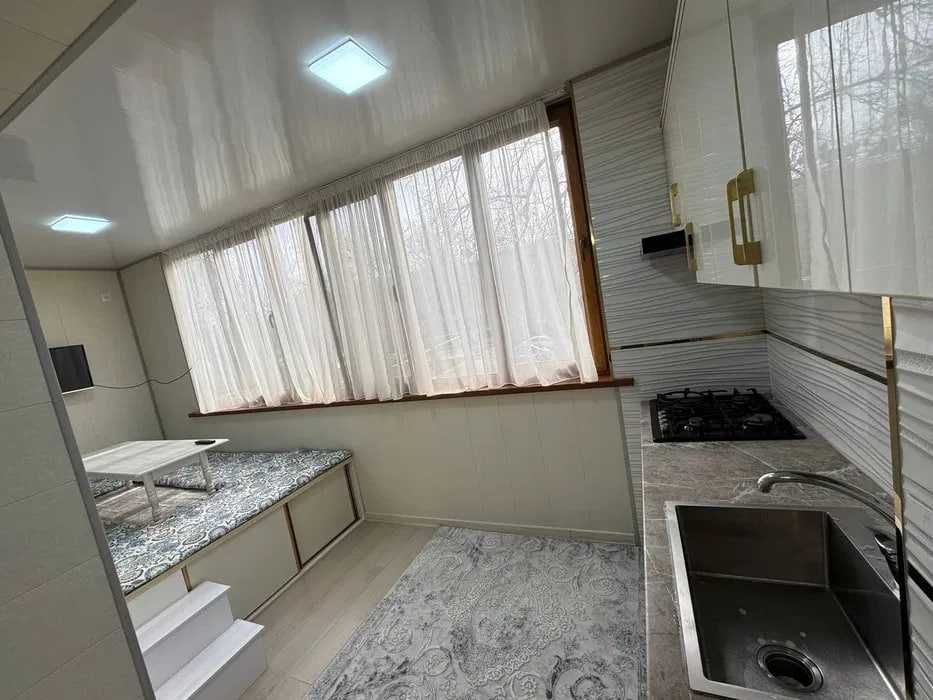 Коракамиш 2\4 да 3 хона евро ремонт