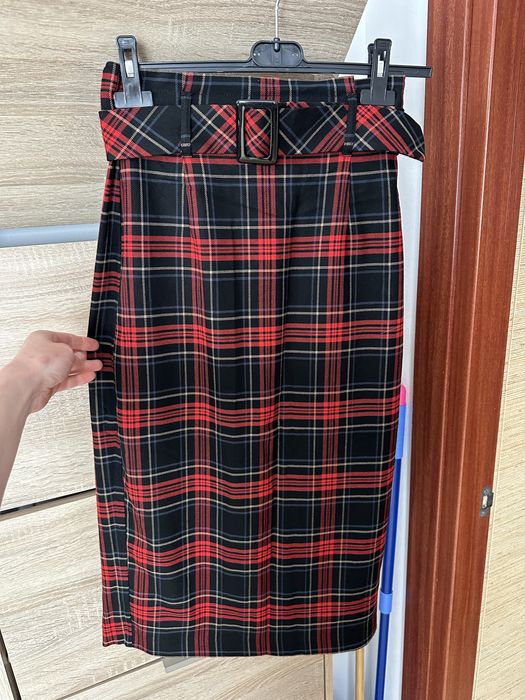 Fusta cu talie inalta Zara