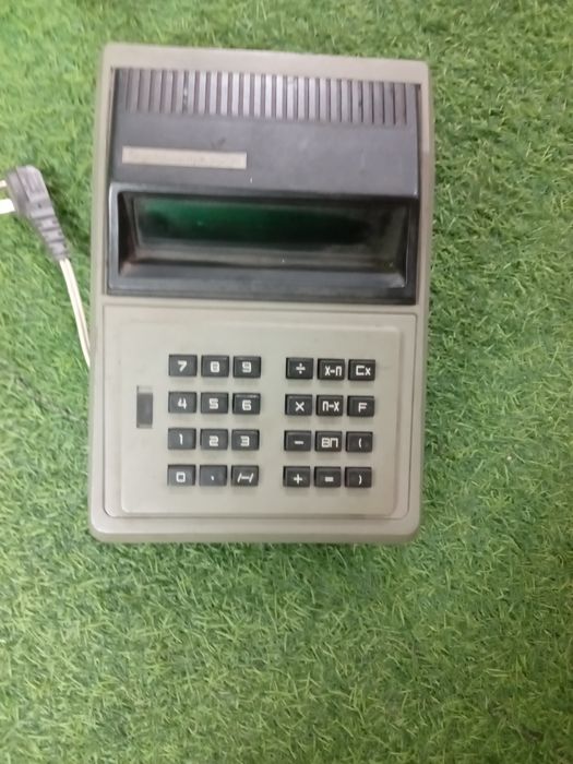Продам калькулятор электронный