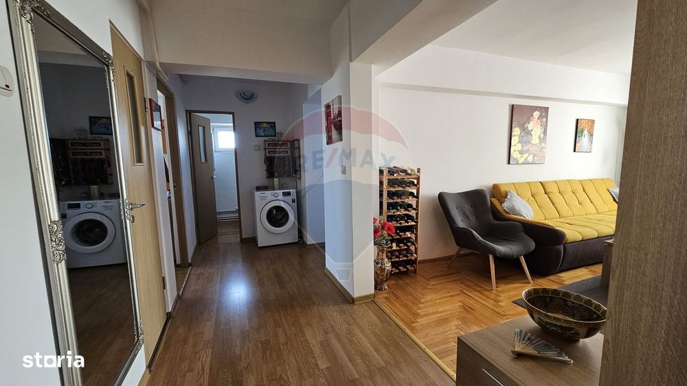 Apartament cu 3 camere decomandat de vânzare Burdujeni, Suceava