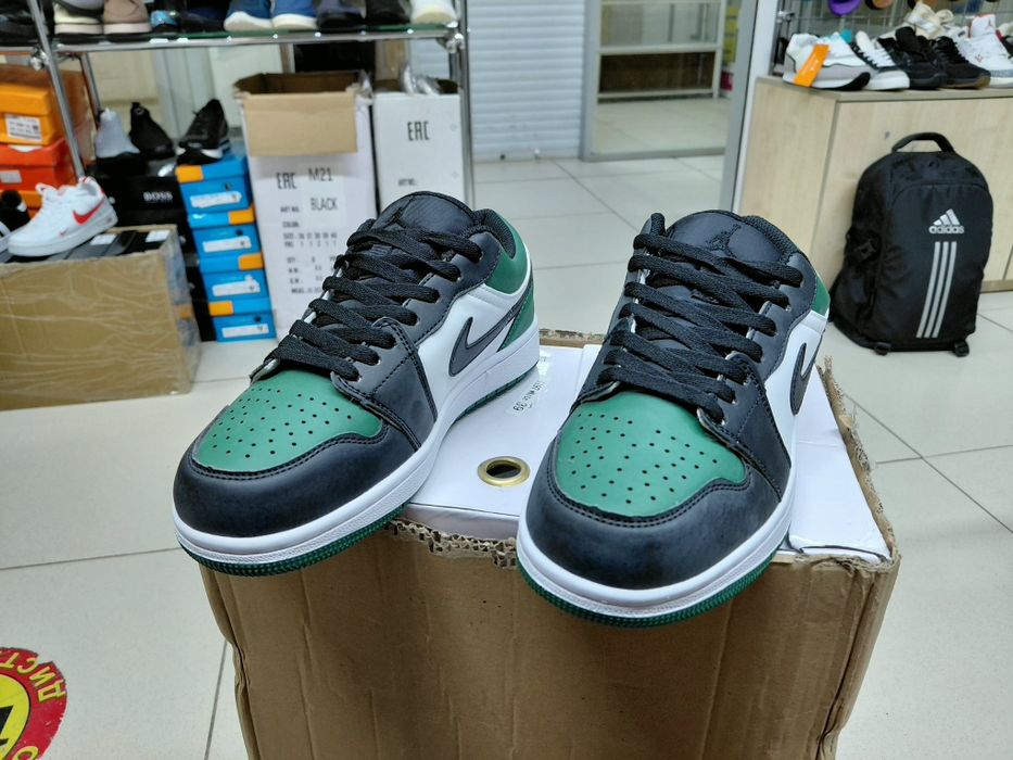 Продам кроссовки от Nike