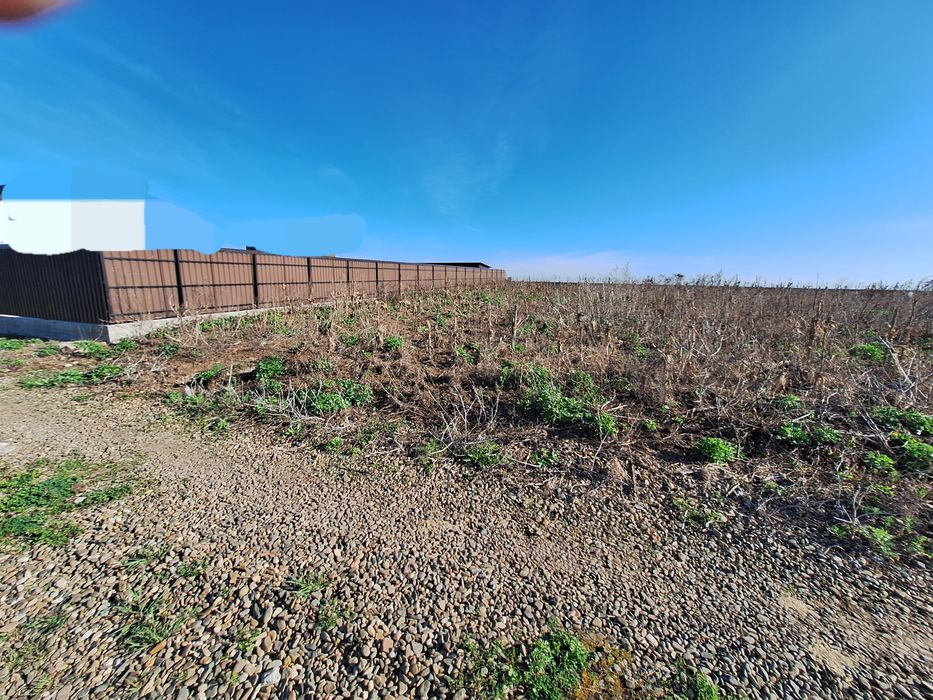 Teren 700m²  intravilan Catamaresti Deal