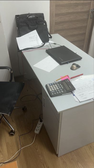 Стол офисный серый