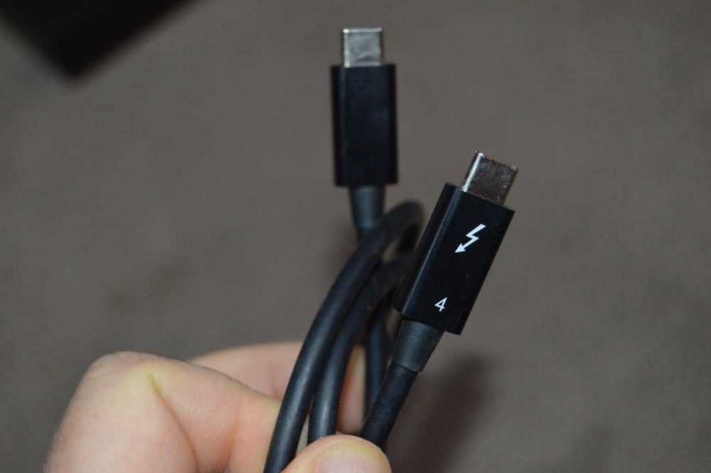 Dock Lenovo ThinkPad Universal Thunderbolt 4 DK2131 + 135w alim+ cablu