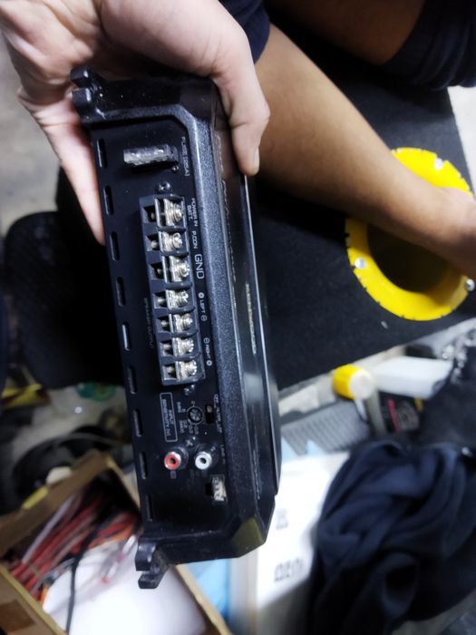 JBL 1200 WATTS  ..S ubwoofer . va KENWOOD. usileteli