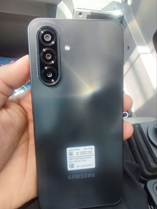 Samsung A17 yegide 6-128