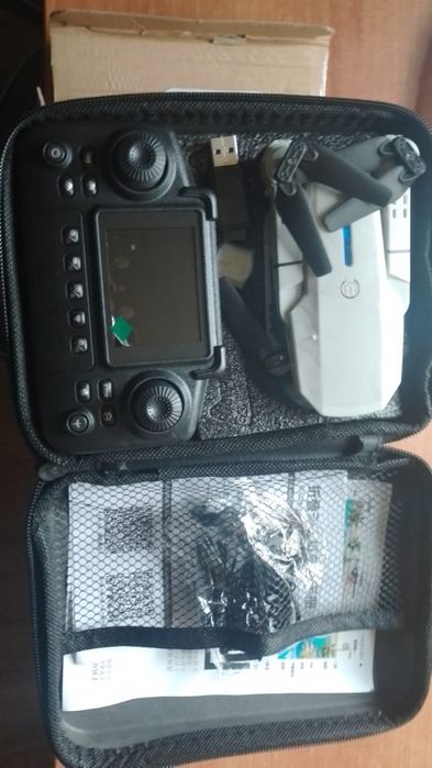 Дрон,с дисплеем,с HD камерой