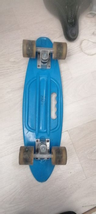 Продаётся скейт синий чёрный