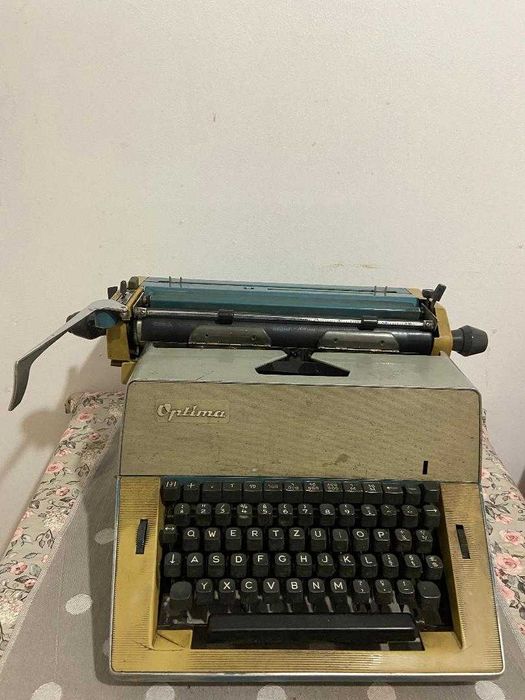 Vand "Optima" - masina de scris manufacturata in DDR