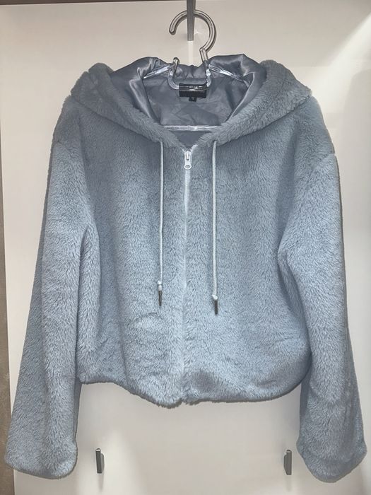 Връхни дрехи - палто, яке, грейка.