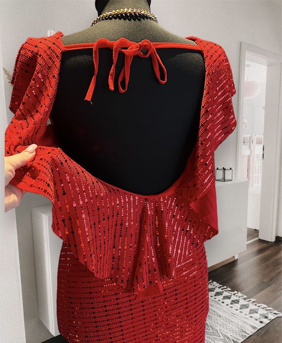 Rochie rosie paiete spatele gol S noua cu eticheta