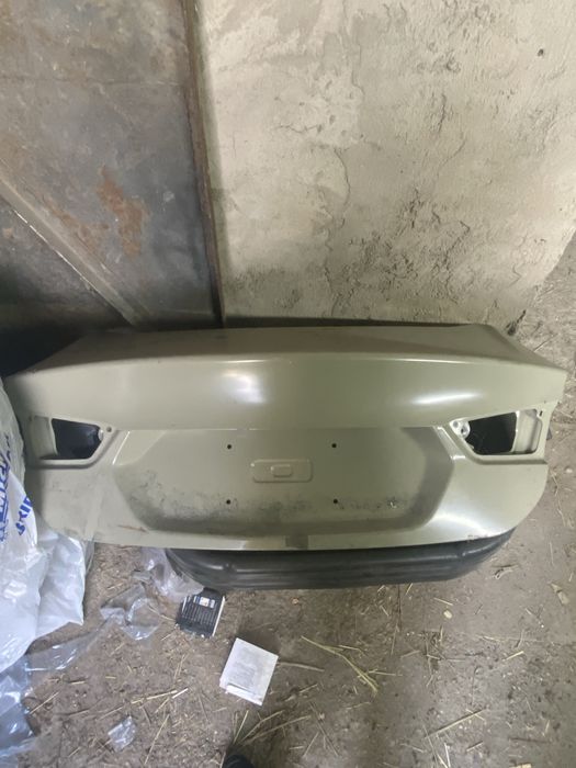 Крышка багажника на Hyundai Accent