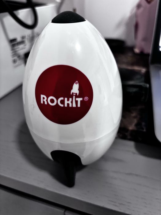 Rockit dispozitiv pentru leganat carucior