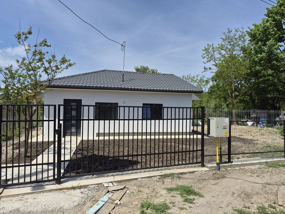Vând Casă Margineni