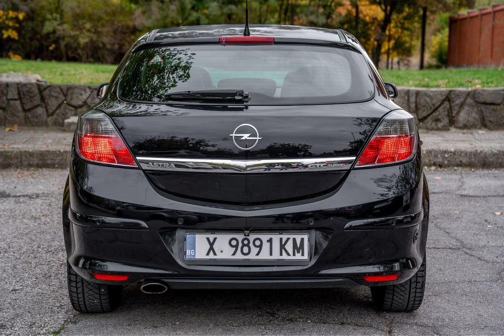 Opel ASTRA H GTC 1.6 turbo