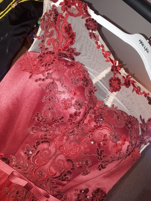 Платье вечернее