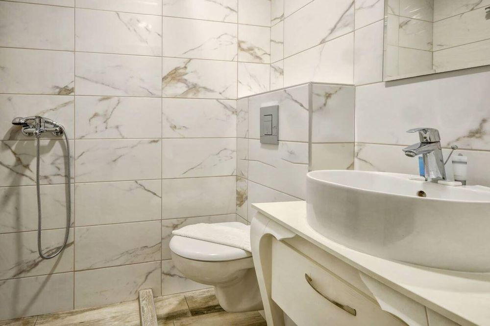 Дава се под наем Тристаен апартамент в Варна, Център - 90 кв.м за 800 € - Снимка #6