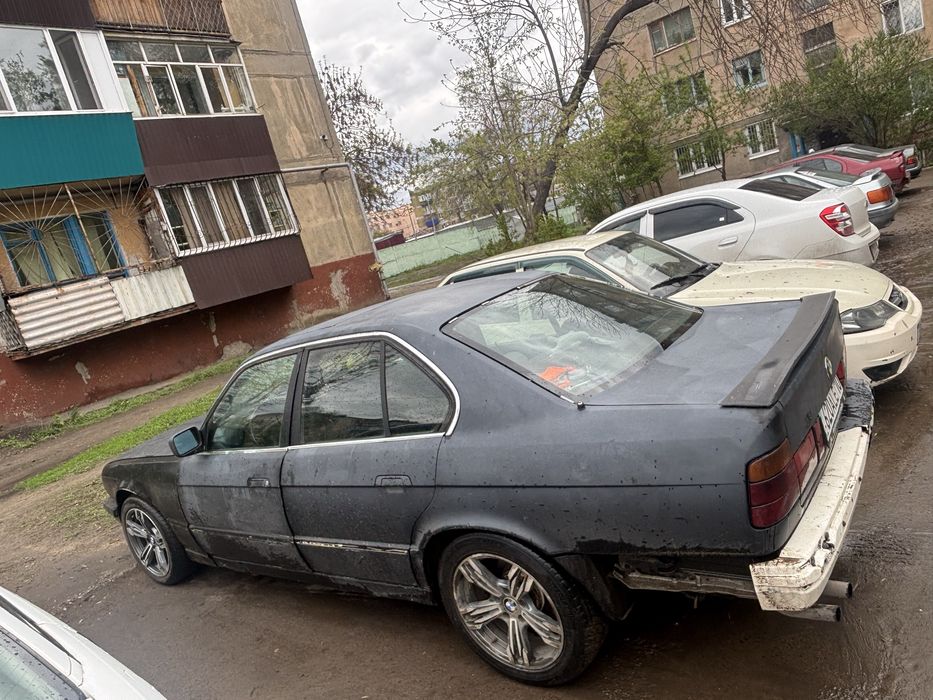 Продам бмв 520i