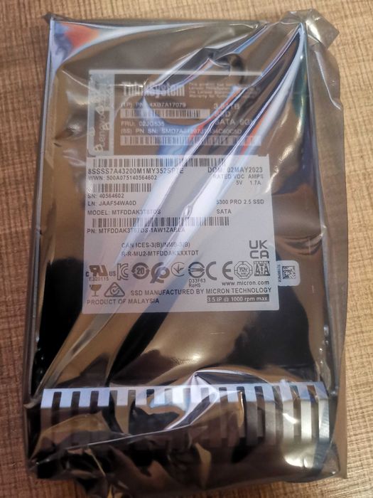 2x 2,5" SSD 3.84TB Thinksystem 02JG535, Micron 5300 Pro SATA 6Gb/s