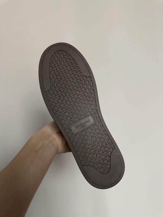 Серые кожаные кеды