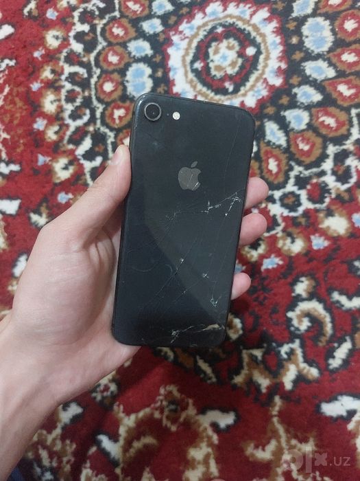 Iphone 8  64gb pamyat