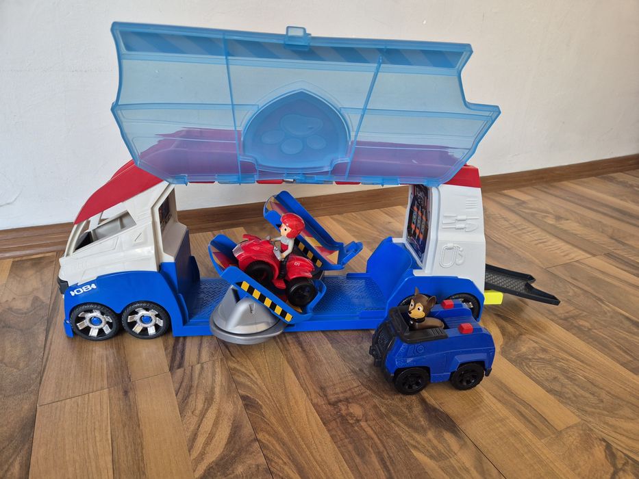 Комион на пес патрул