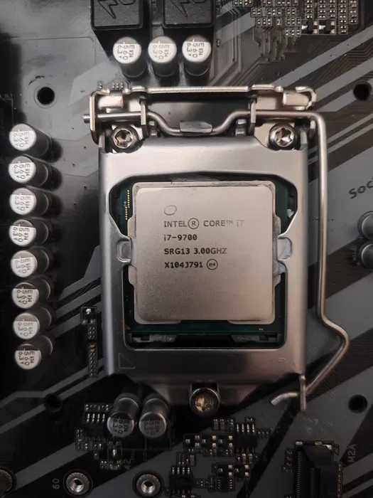 Процессор Intel Core i7-9700 MB GIGABYTE Z390 D