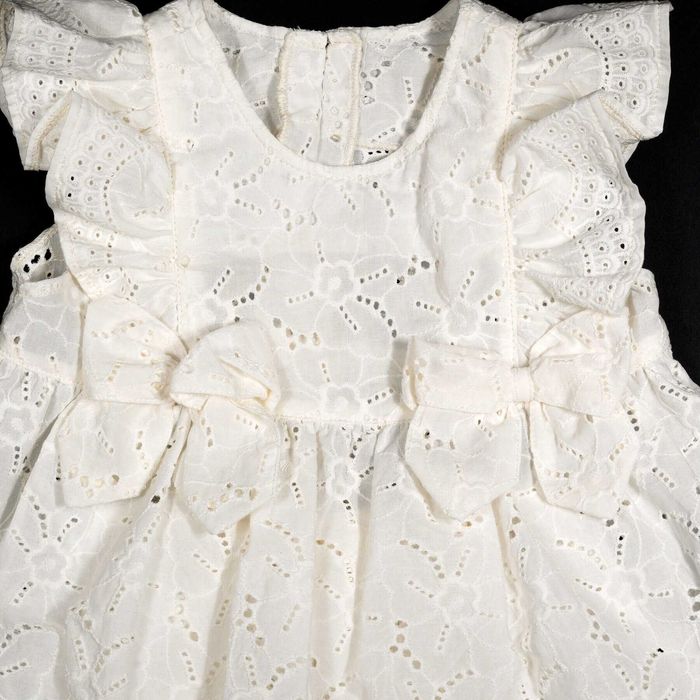 бебешка детска рокля от дантела с два цвята - екрю и розово