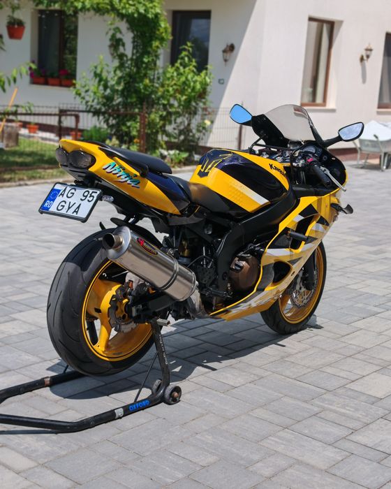 Kawasaki zx6r Ninja
