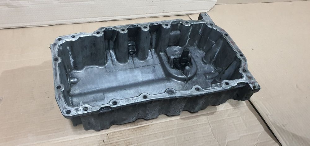 Baie ulei cu senzor 2.0 tdi BKD BKP BMR BMN BMM BMP golf 5 passat b6