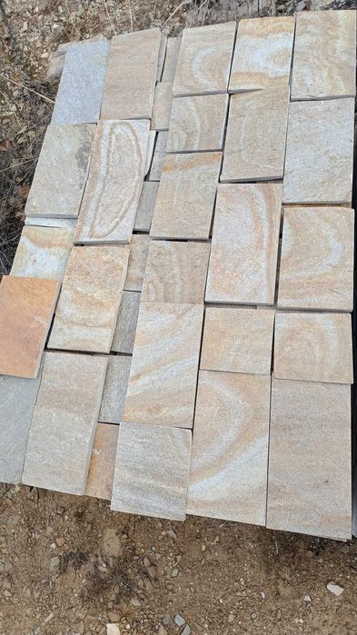 Естествен камък (гнайс) формен.