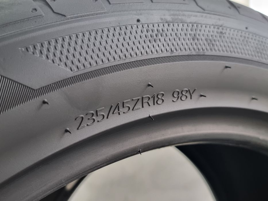 "Dot 24" 235/45/18 Hankooк 2Броя: 170€ 7.8мм