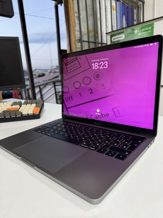 Macbook Pro 256GB Space Gray i5