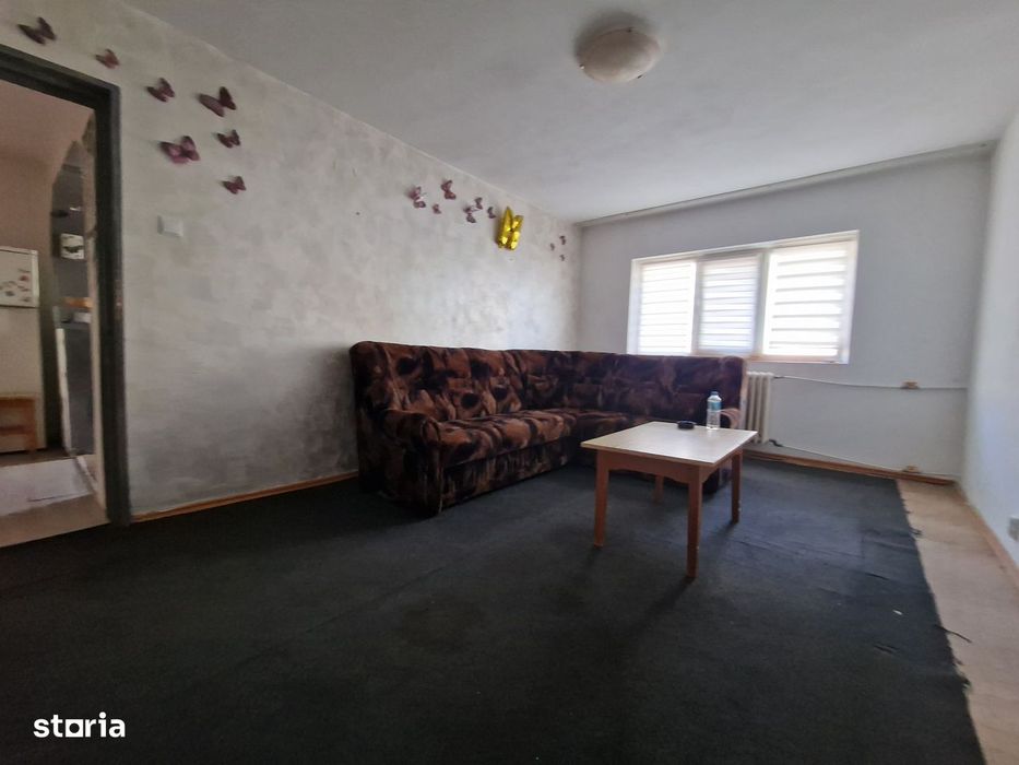 Navodari (Sud Str Rândunelelor)- 2 camere decomandate etaj 3/4, liber