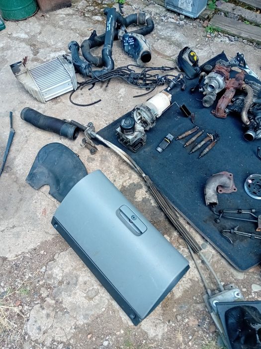 Продавам на части Шкода Октавия 1.9тди 90кс.2000г.комби