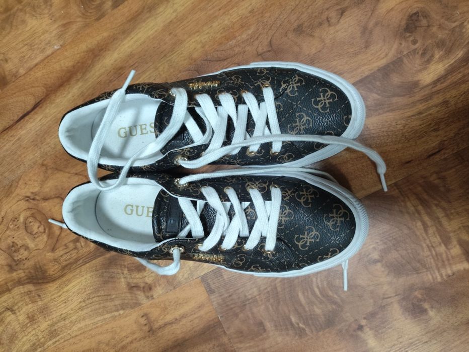 Кеды Guess размер 7 1/2 или 38