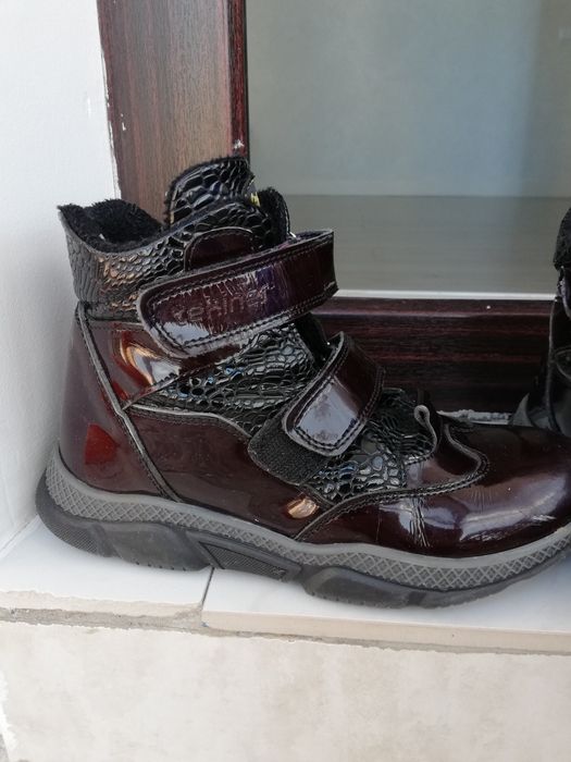 Продам обувь на девочку