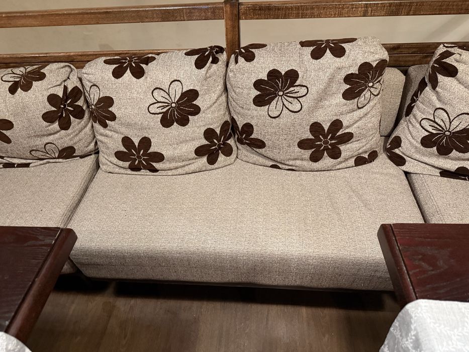 Canapele din material fixe