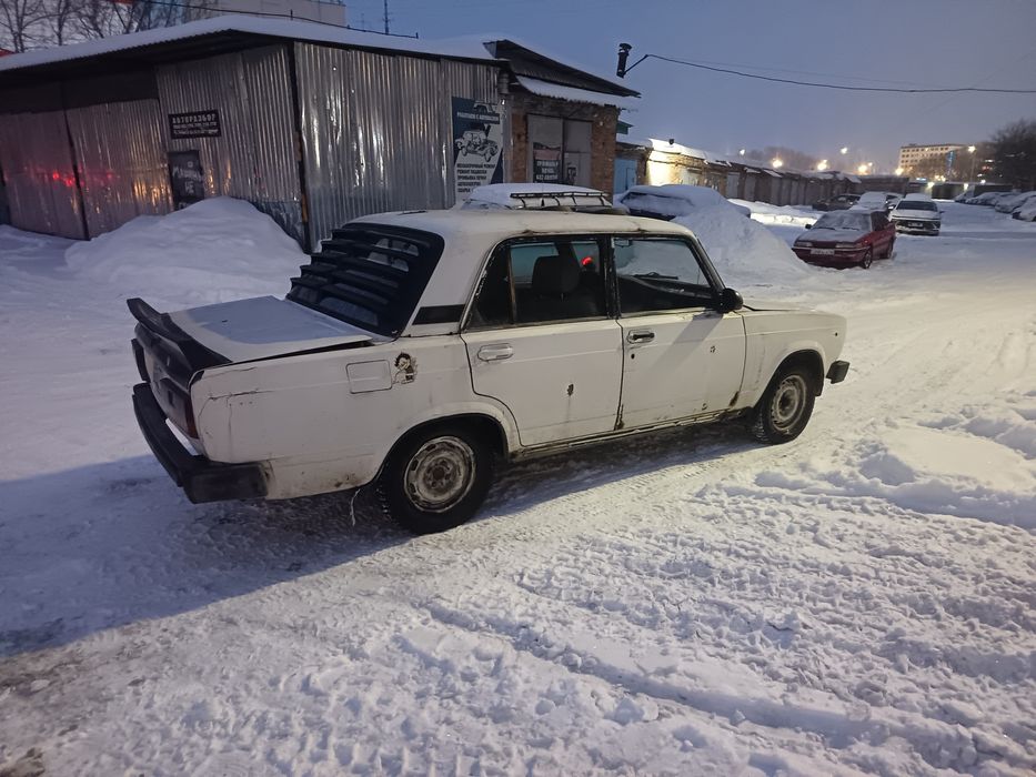 Автомобиль ваз-2105