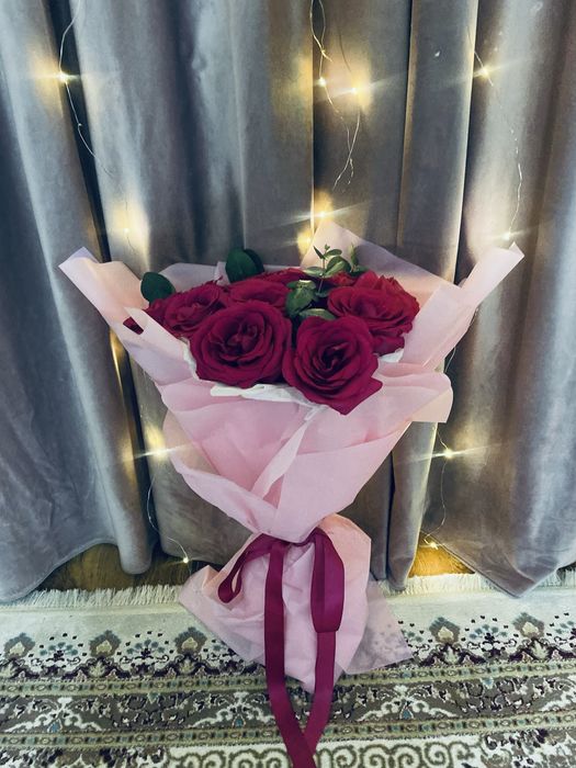 Цветы бүгін алынды солымаған