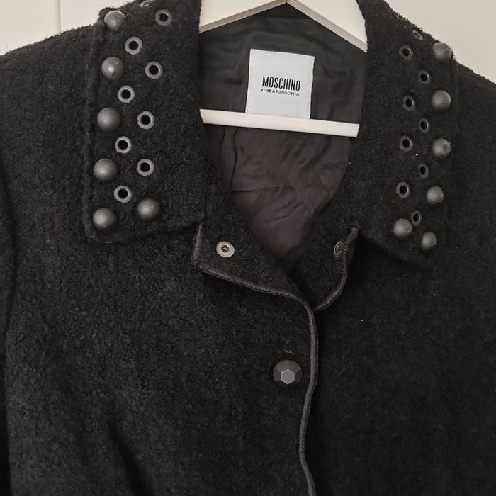 Яке Moschino от букле