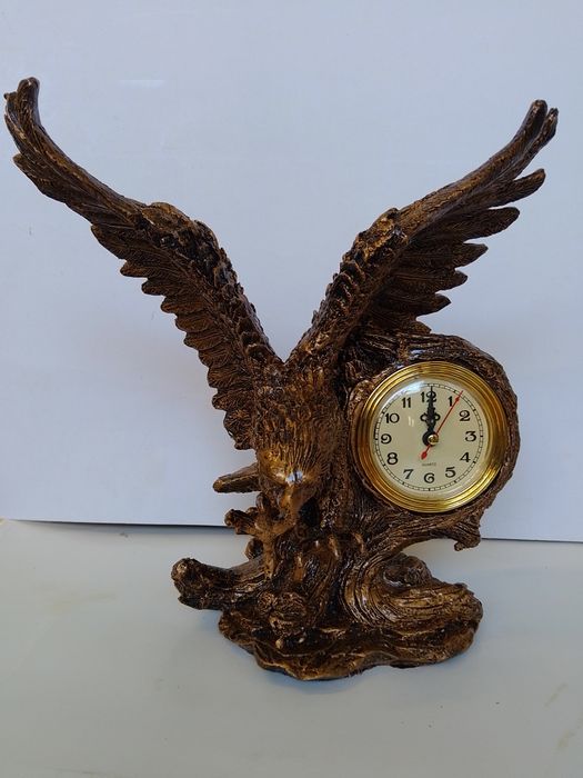 Статуетка-часовник