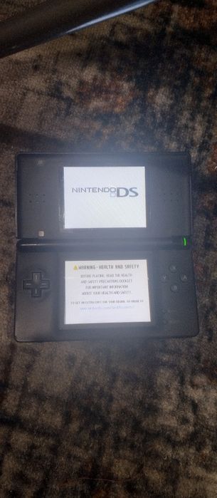 Nintendo D's игровая приставка